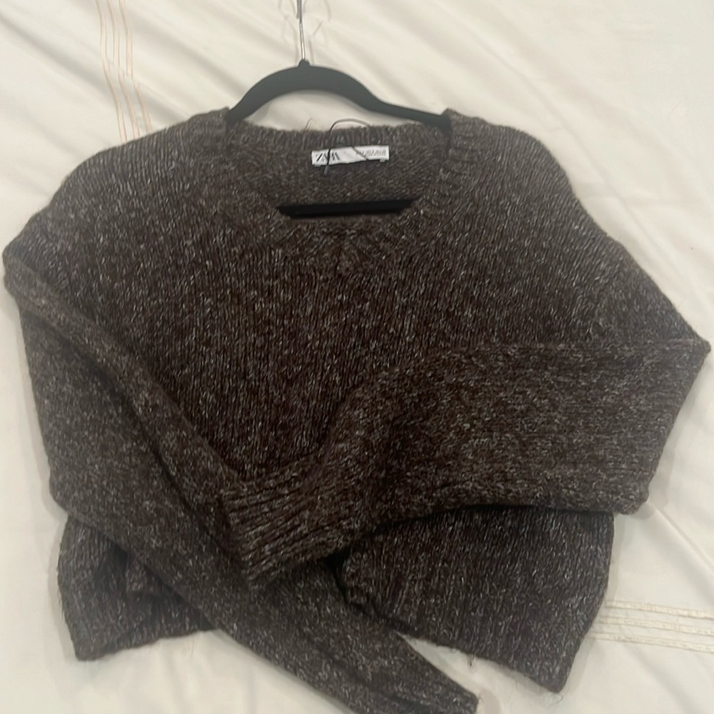 Zara knit v kneck sweater